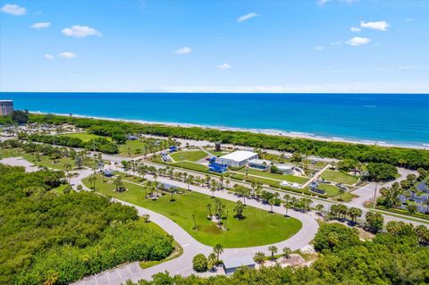 A home in Hutchinson Island