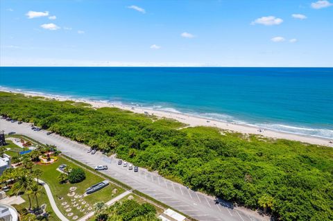 A home in Hutchinson Island