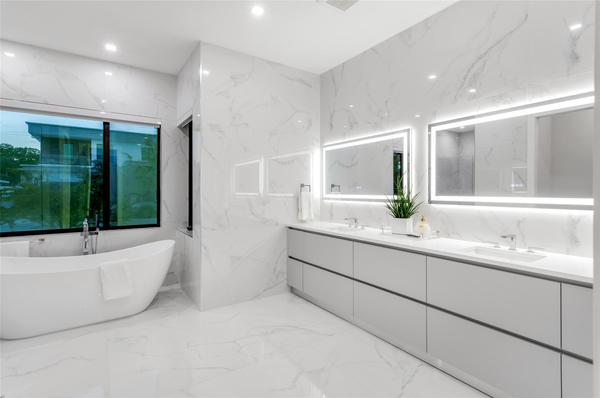 CORAL KEY VILLAS 3RD SEC - Residential