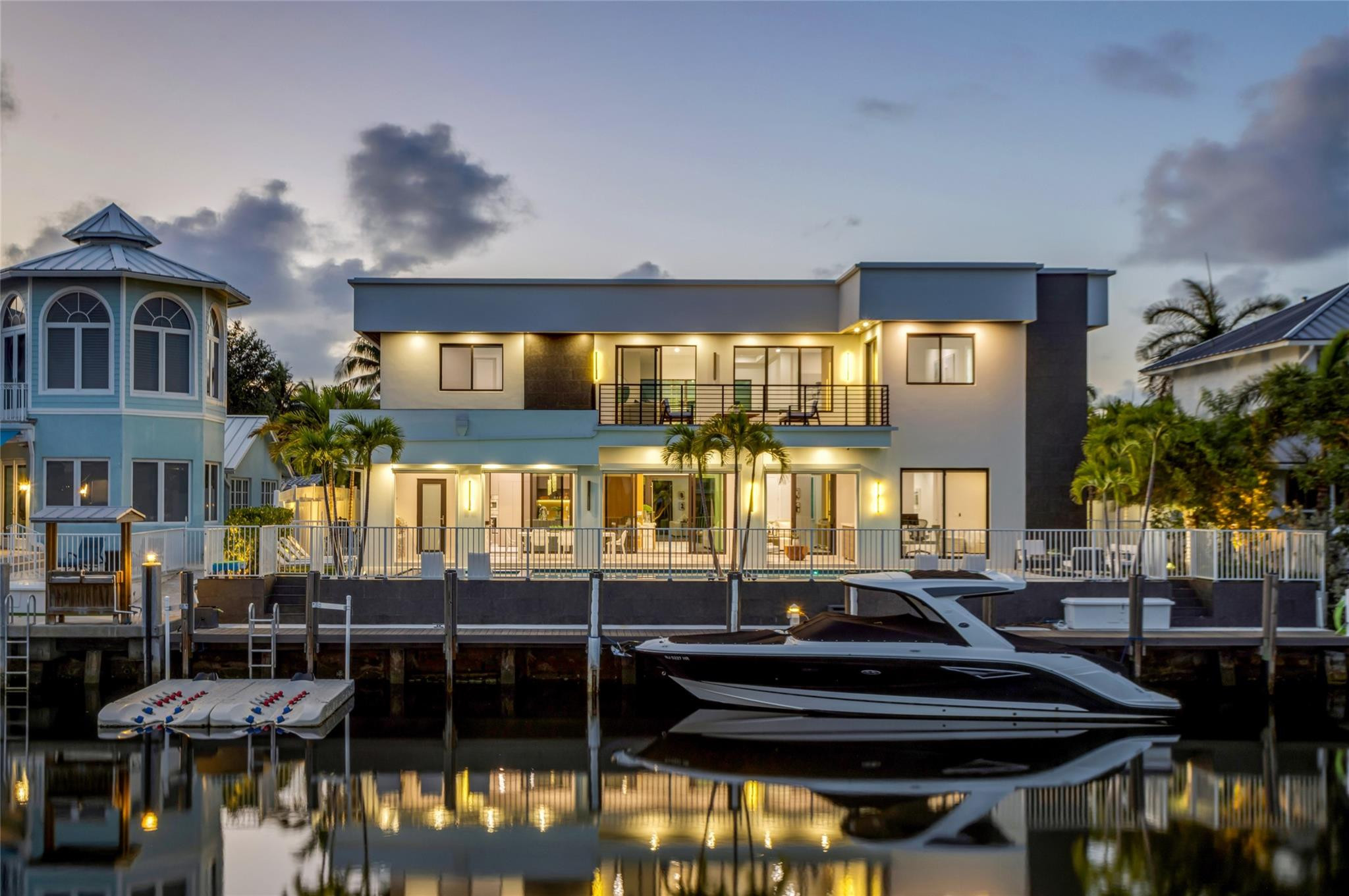 CORAL KEY VILLAS 3RD SEC - Residential