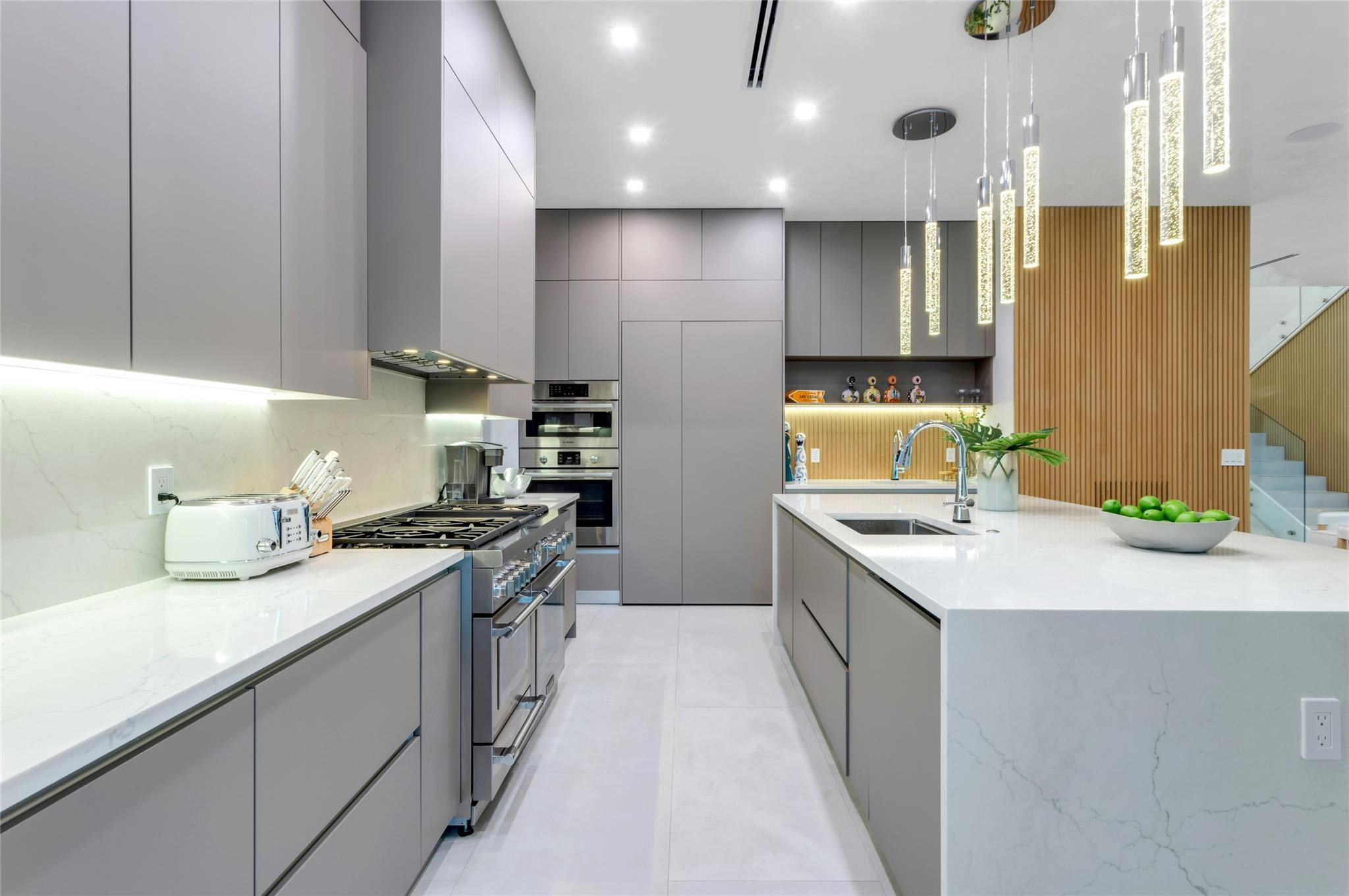 CORAL KEY VILLAS 3RD SEC - Residential