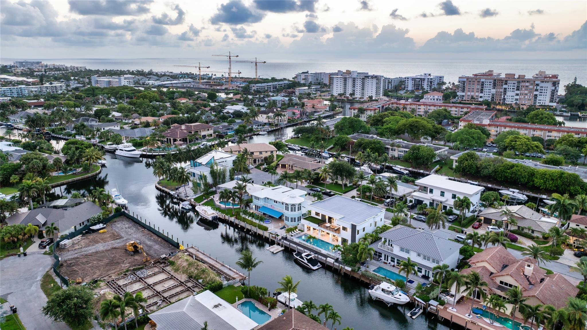 CORAL KEY VILLAS 3RD SEC - Residential