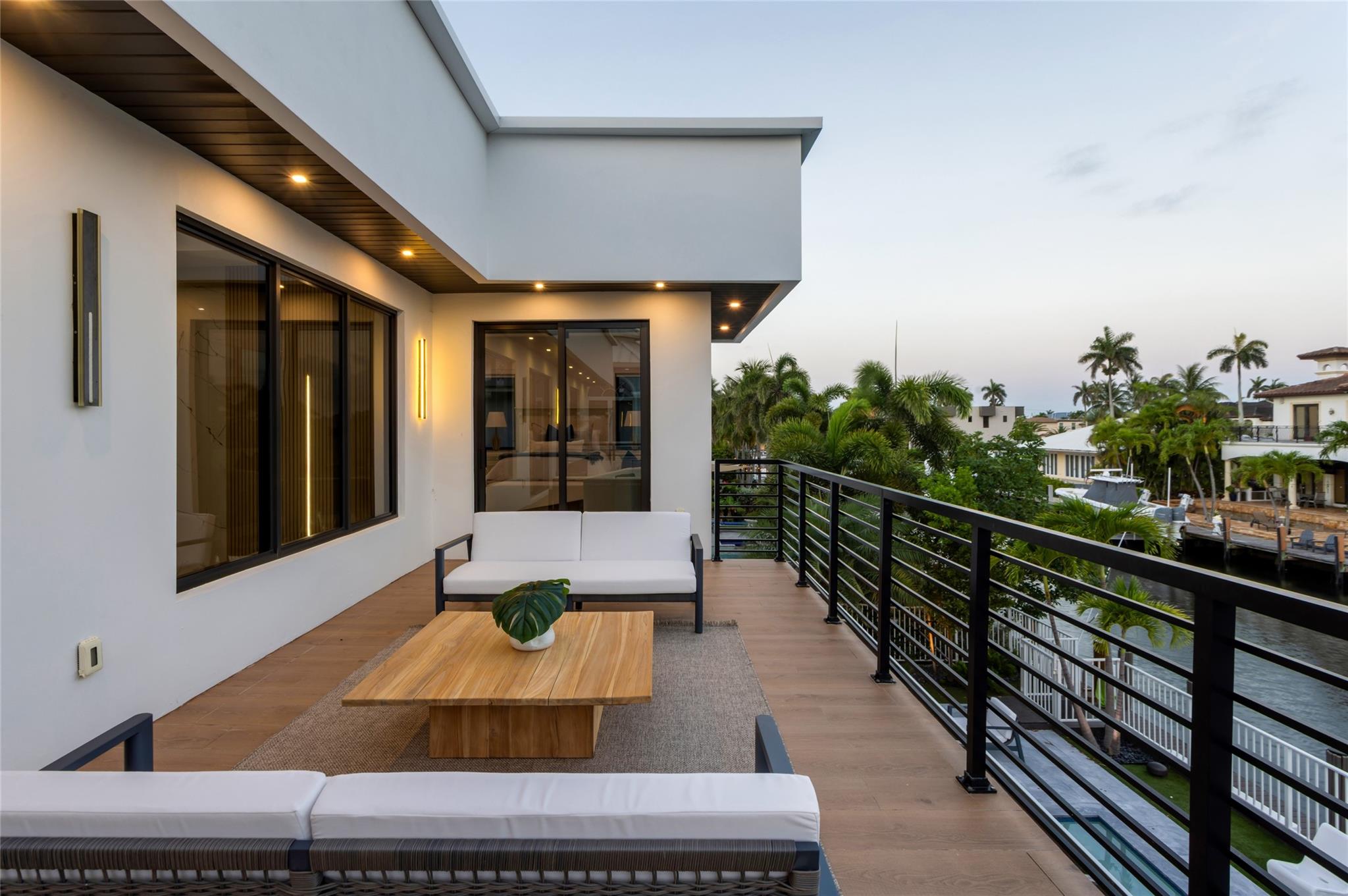 CORAL KEY VILLAS 3RD SEC - Residential