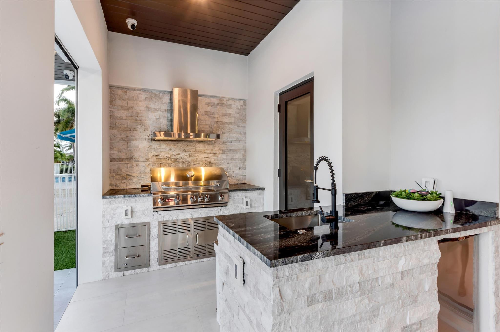 CORAL KEY VILLAS 3RD SEC - Residential