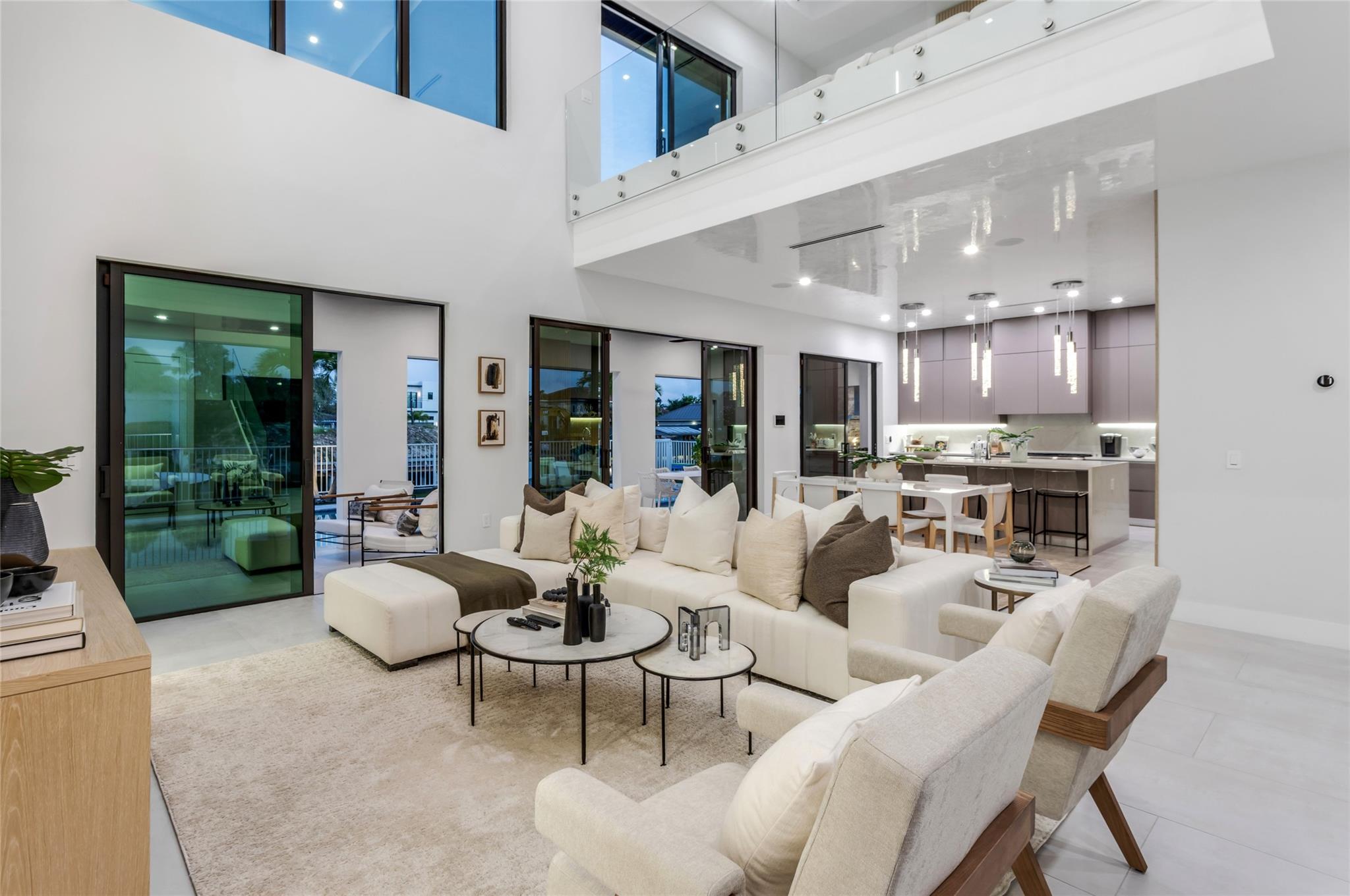 CORAL KEY VILLAS 3RD SEC - Residential