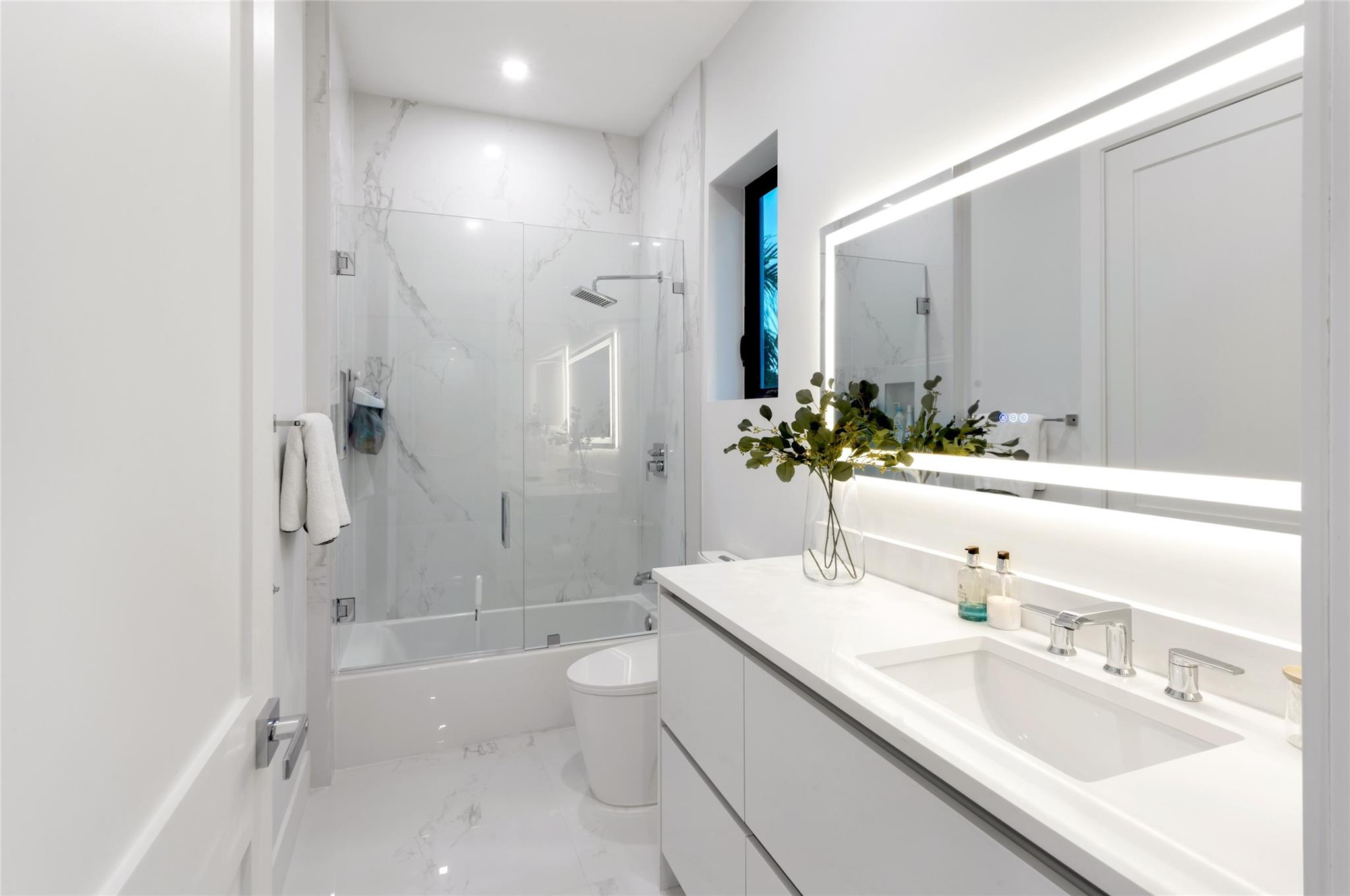 CORAL KEY VILLAS 3RD SEC - Residential