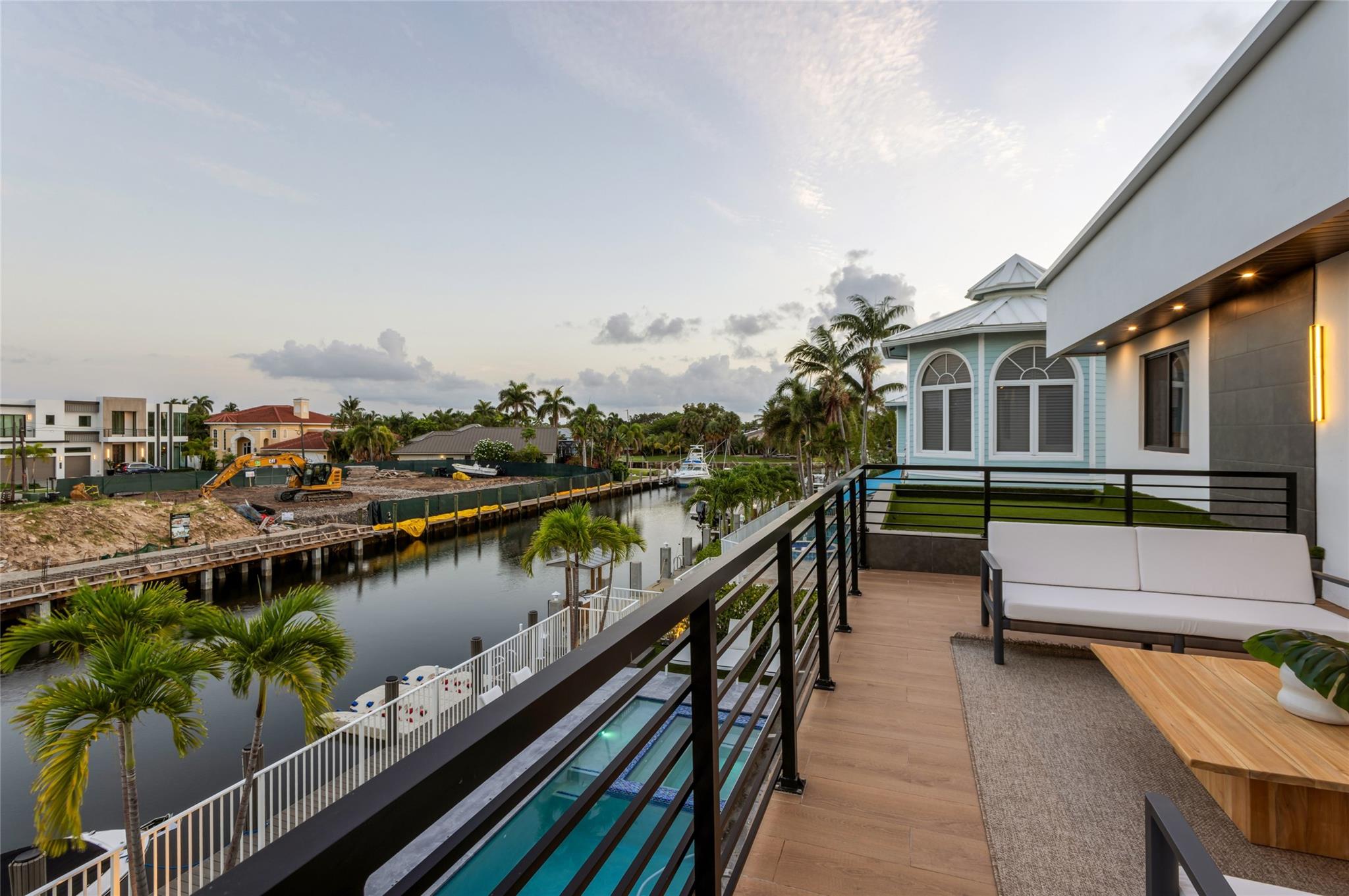 CORAL KEY VILLAS 3RD SEC - Residential