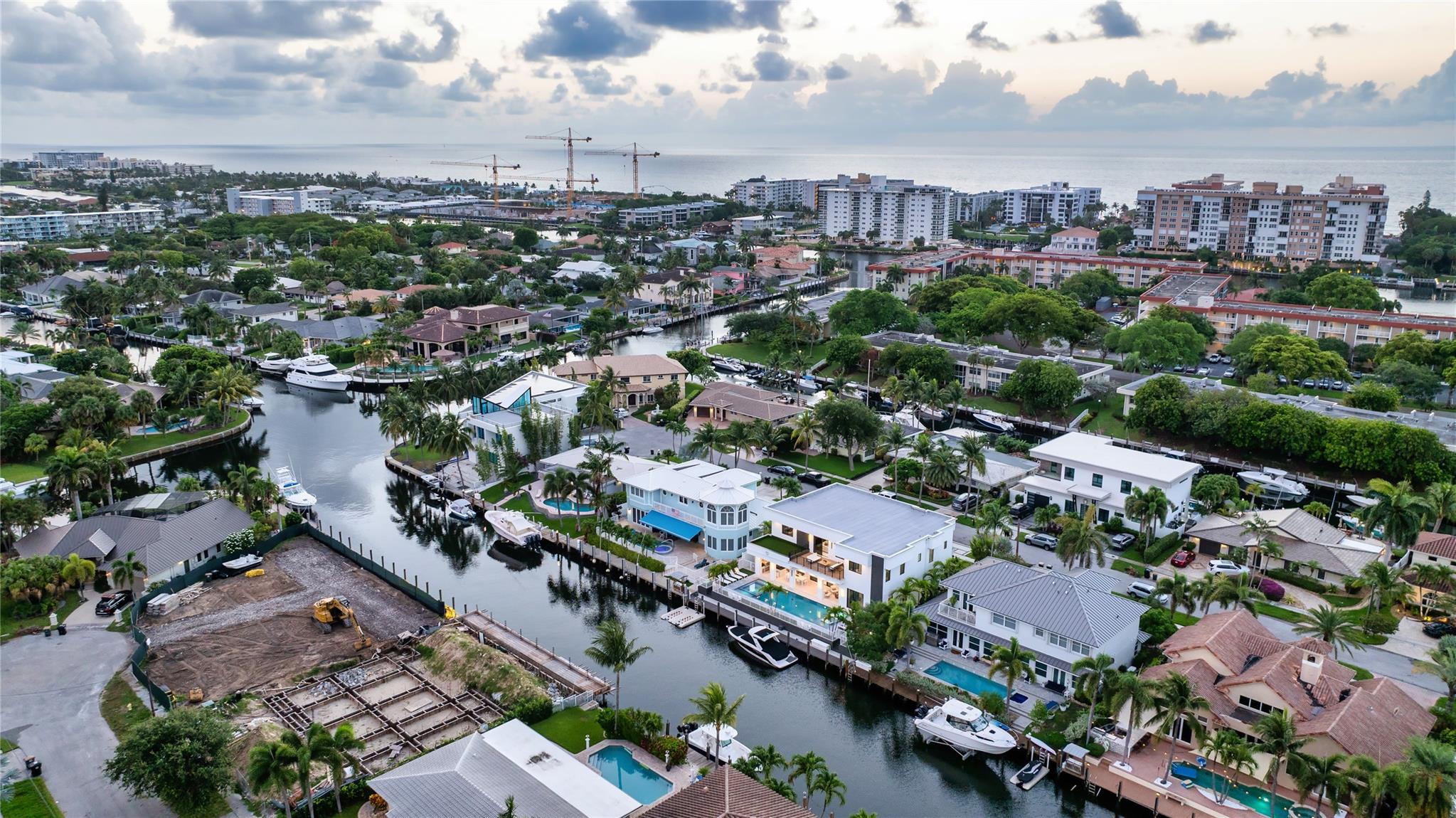 CORAL KEY VILLAS 3RD SEC - Residential