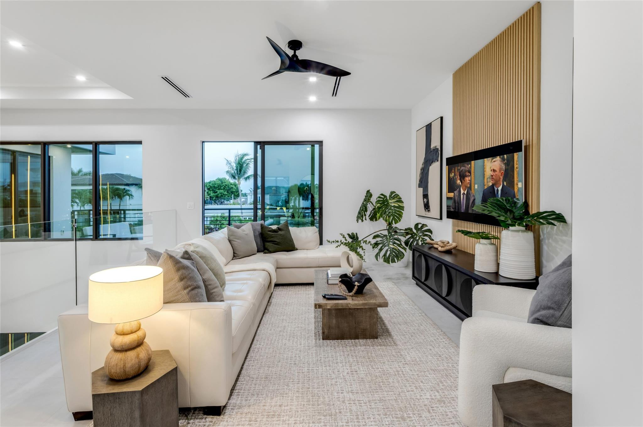 CORAL KEY VILLAS 3RD SEC - Residential