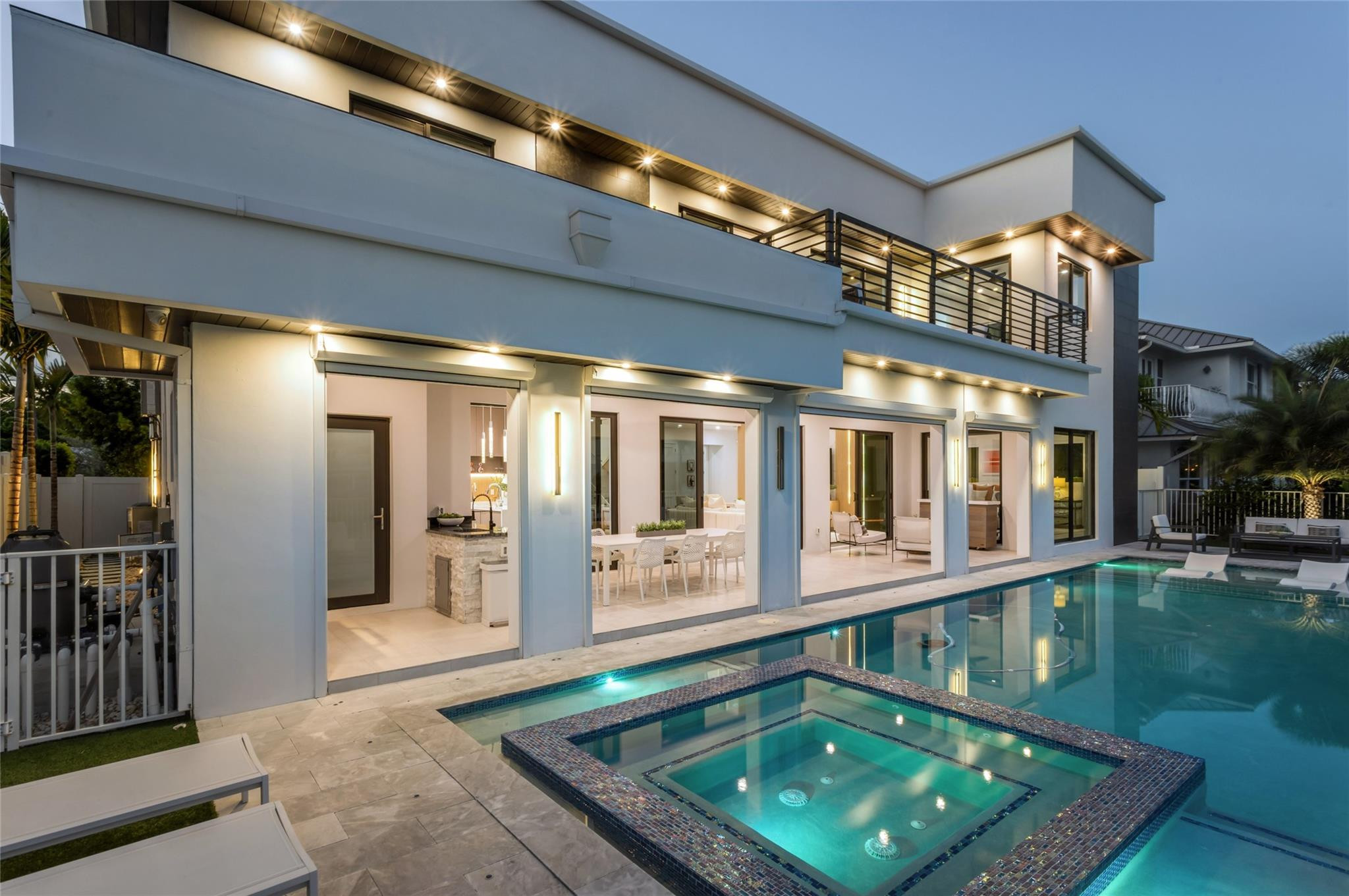 CORAL KEY VILLAS 3RD SEC - Residential