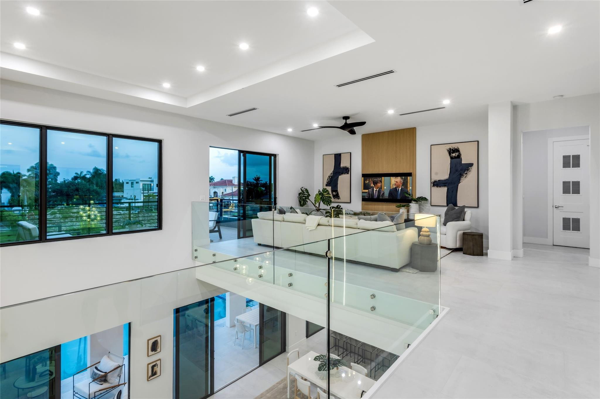 CORAL KEY VILLAS 3RD SEC - Residential