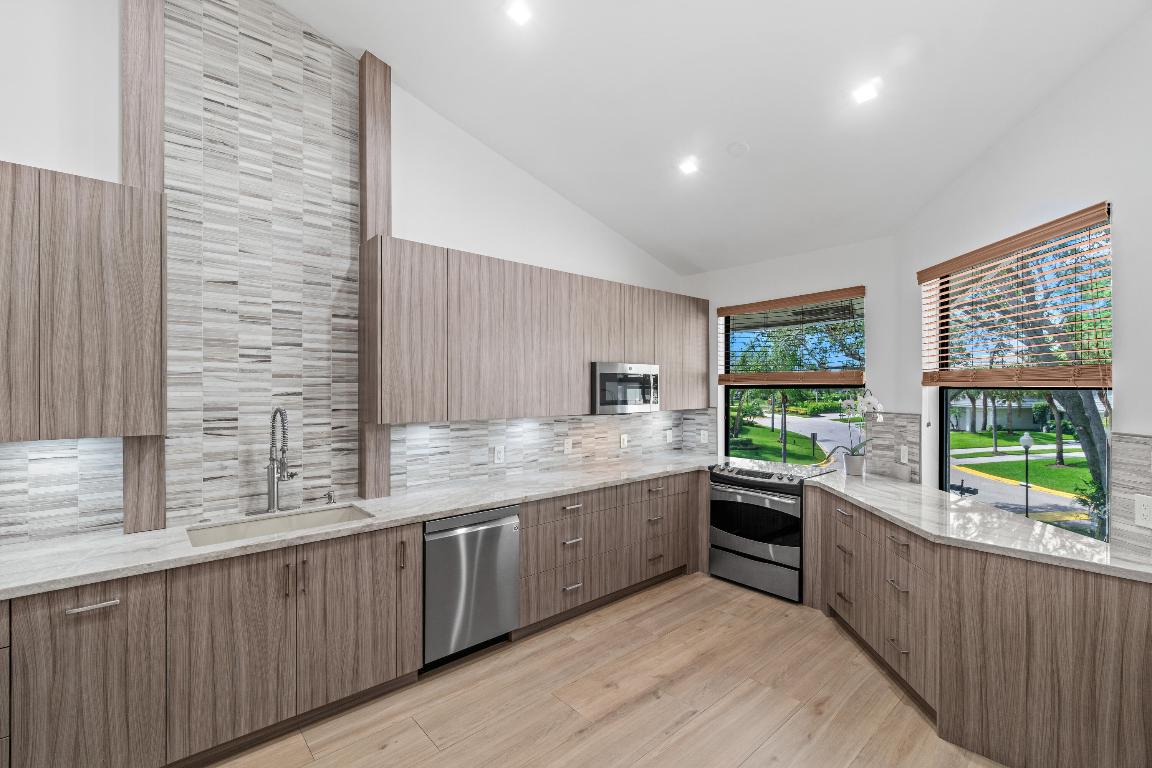 ASHBOURNE / POLO CLUB - Residential