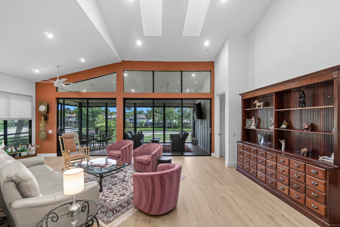 ASHBOURNE / POLO CLUB - Residential