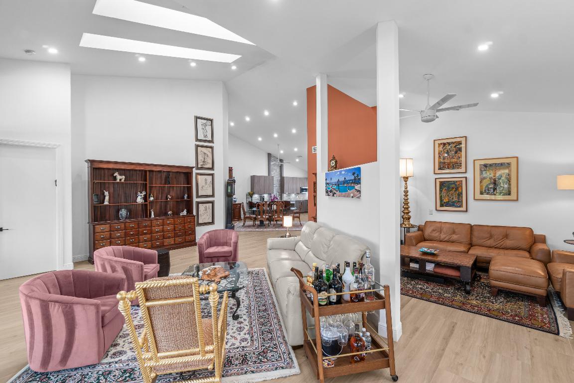 ASHBOURNE / POLO CLUB - Residential