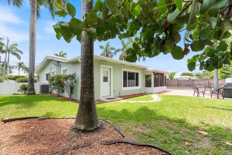 Tiny photo for 801 Berkeley Street, Boca Raton, FL 33487 (MLS # B26029221)