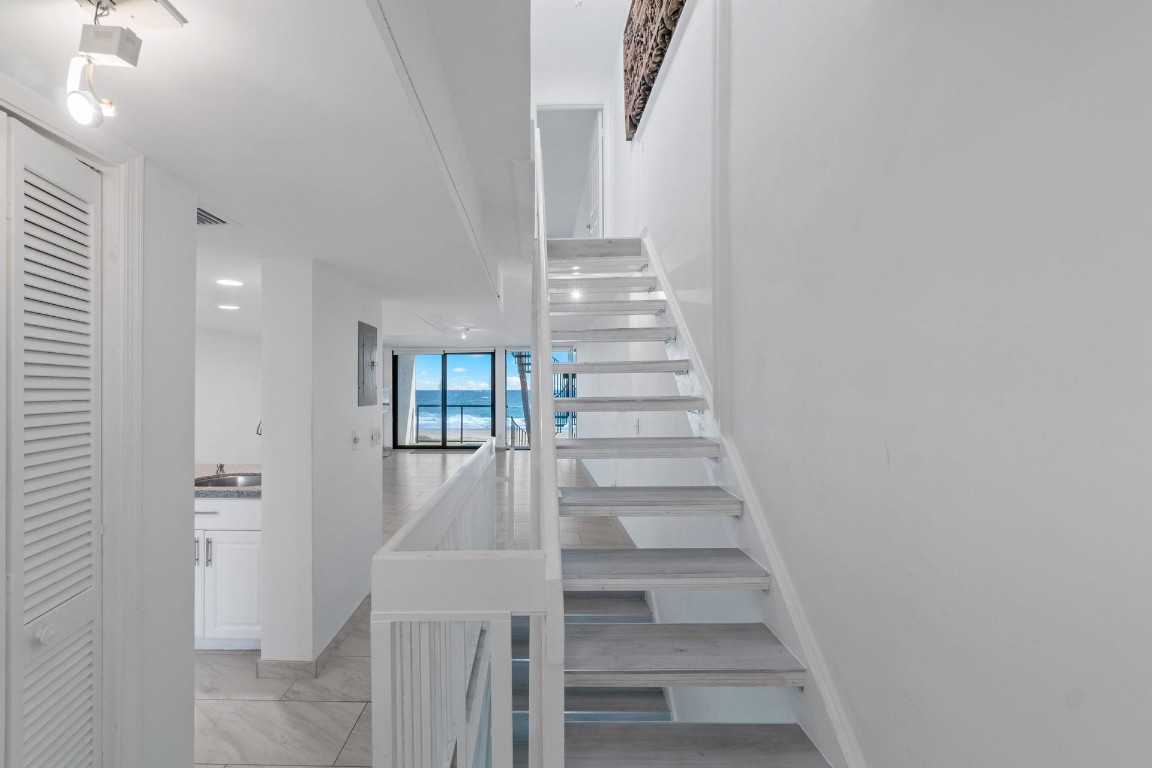 Venetian Villas Condo - Residential Lease