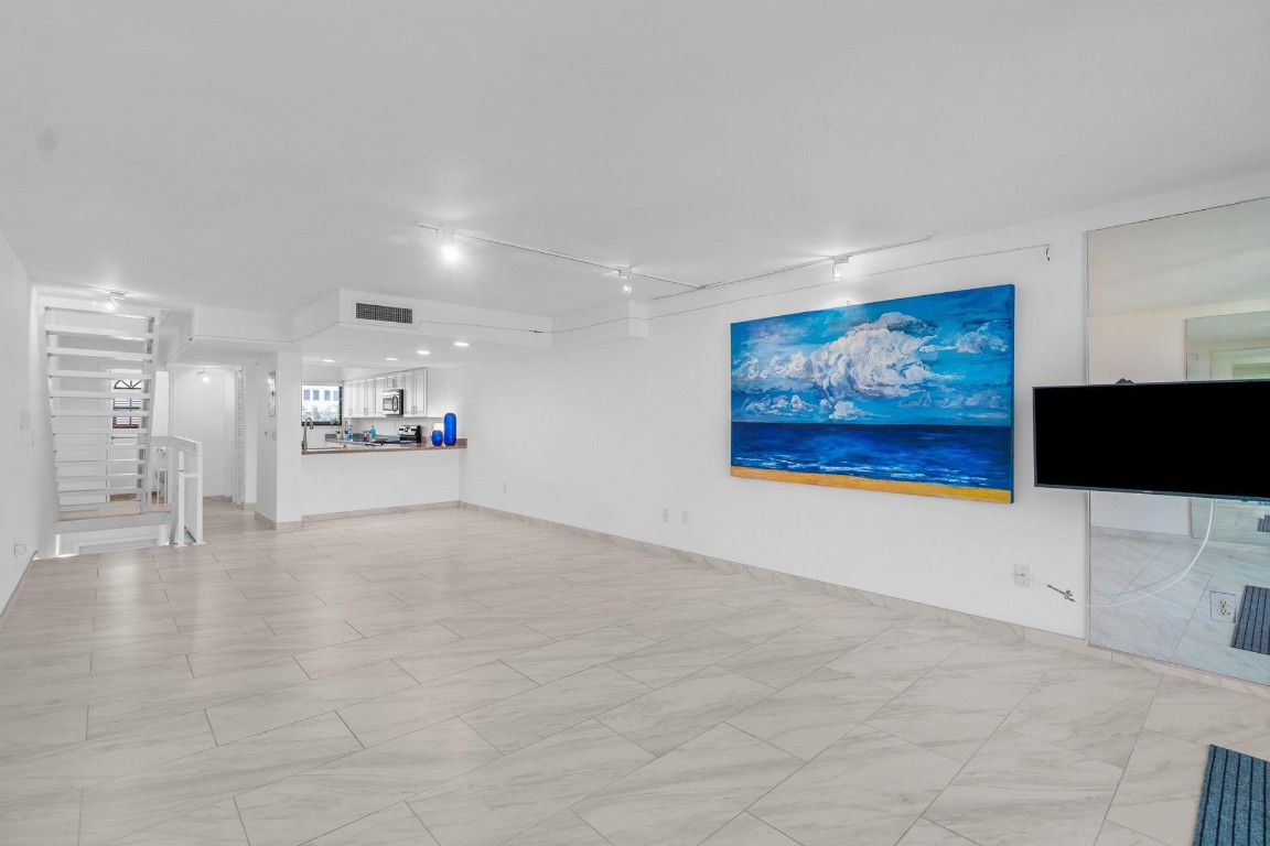 Venetian Villas Condo - Residential Lease