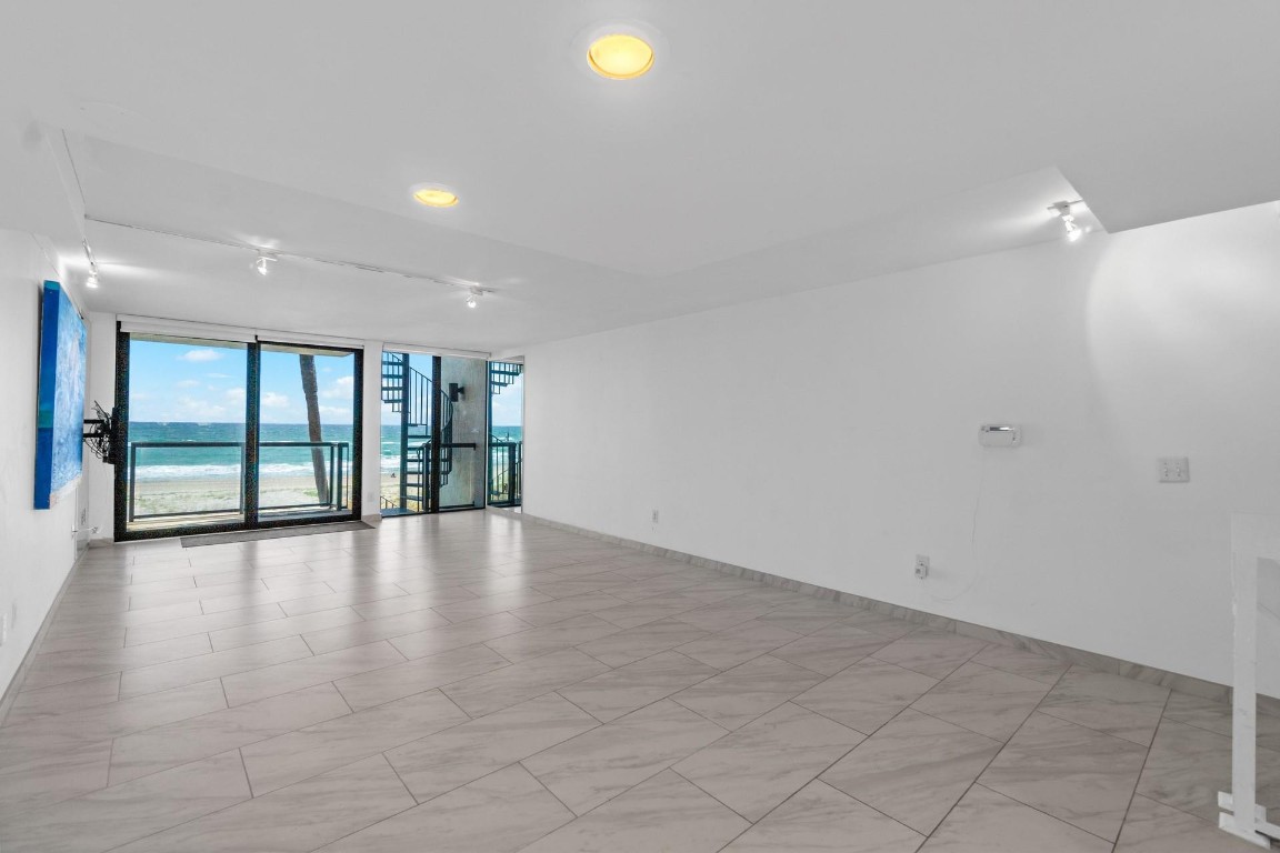 Venetian Villas Condo - Residential Lease