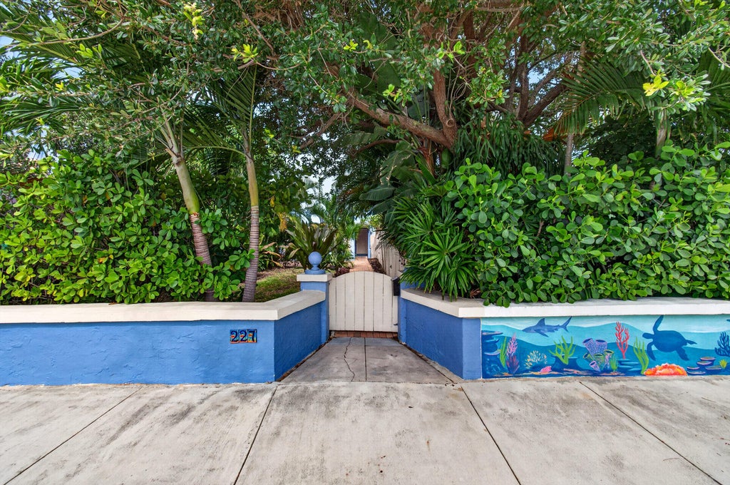 Photo of 227 N M Street, Lake Worth Beach, FL 33460 (MLS # B26039945)