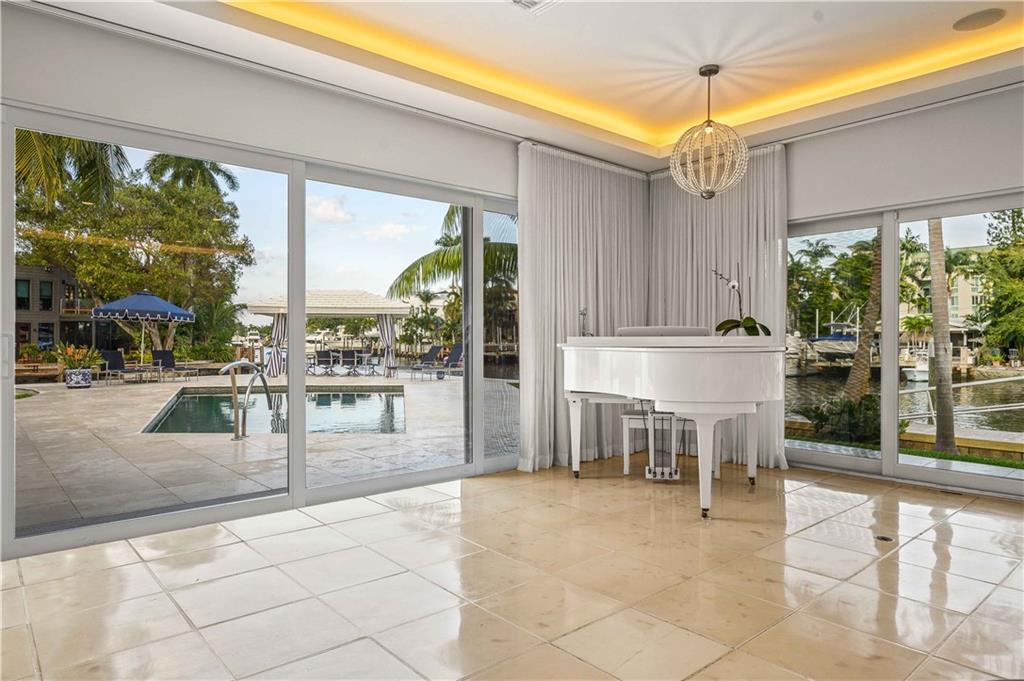 VICTOIRA PARK - Residential