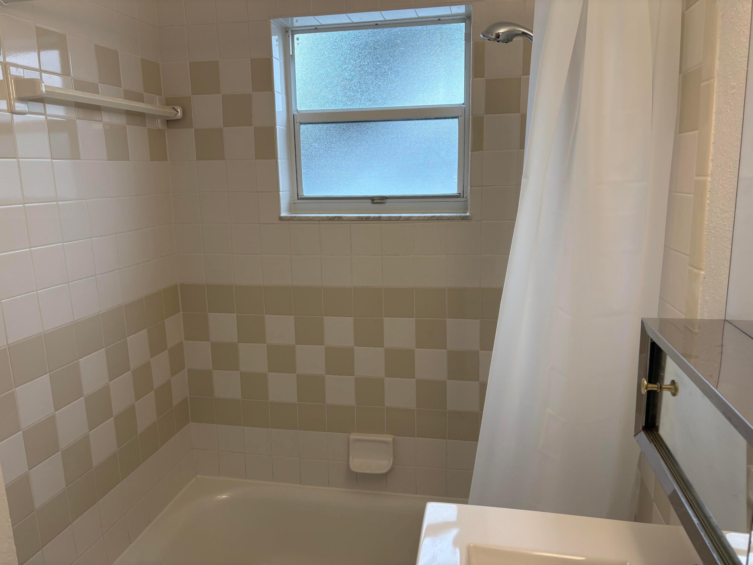 CHASE'S S/D LOT 26 (OR 385-413) - Residential Income