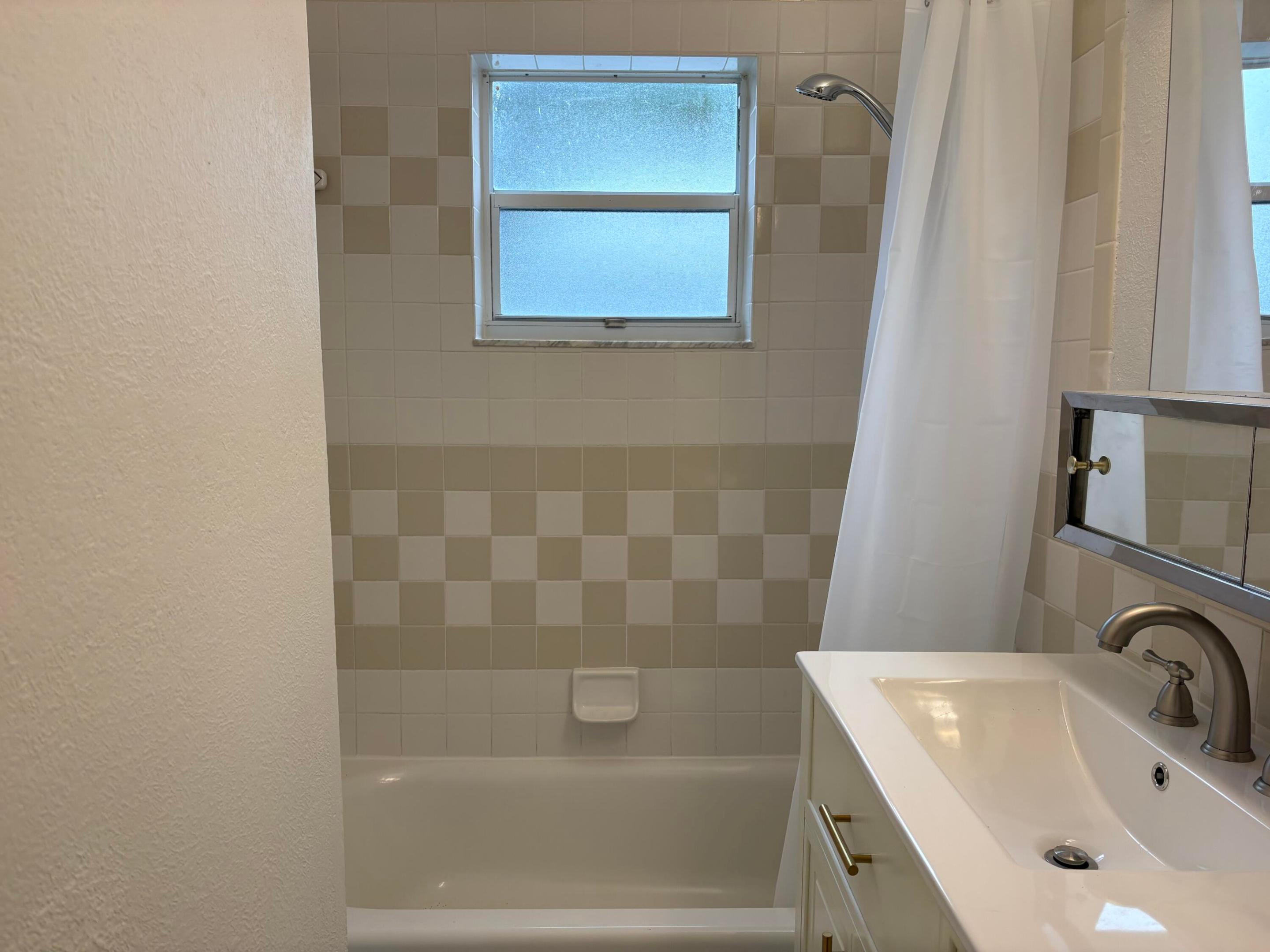 CHASE'S S/D LOT 26 (OR 385-413) - Residential Income