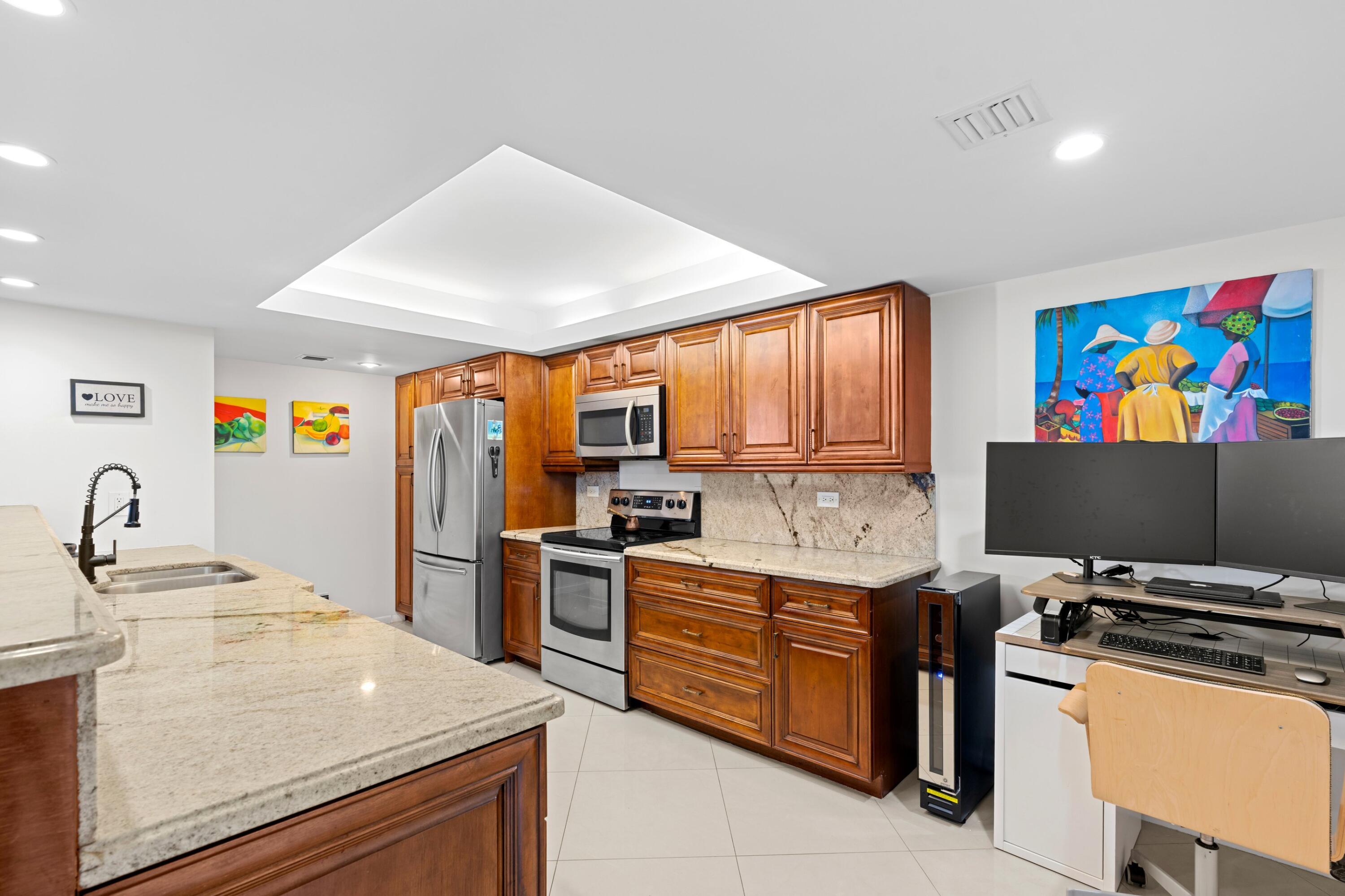 LAVERS RESORT & RACQUET CLUB - Residential Lease