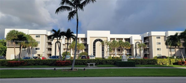 3525 S OCEAN BLVD APT 304, PALM BEACH, FL 33480 - Image 1f2fcfc1e9f4d153124a7db3984eaf63/1886396232