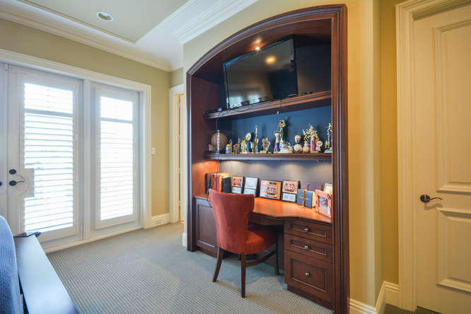 ROYAL PALM YACHT & COUNTRY CLUB - Residential