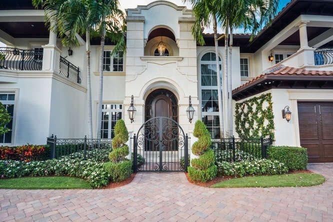 ROYAL PALM YACHT & COUNTRY CLUB - Residential