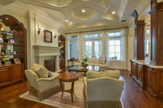 ROYAL PALM YACHT & COUNTRY CLUB - Residential