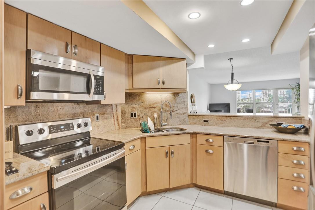 Carlton Tower Condo - Residential Lease