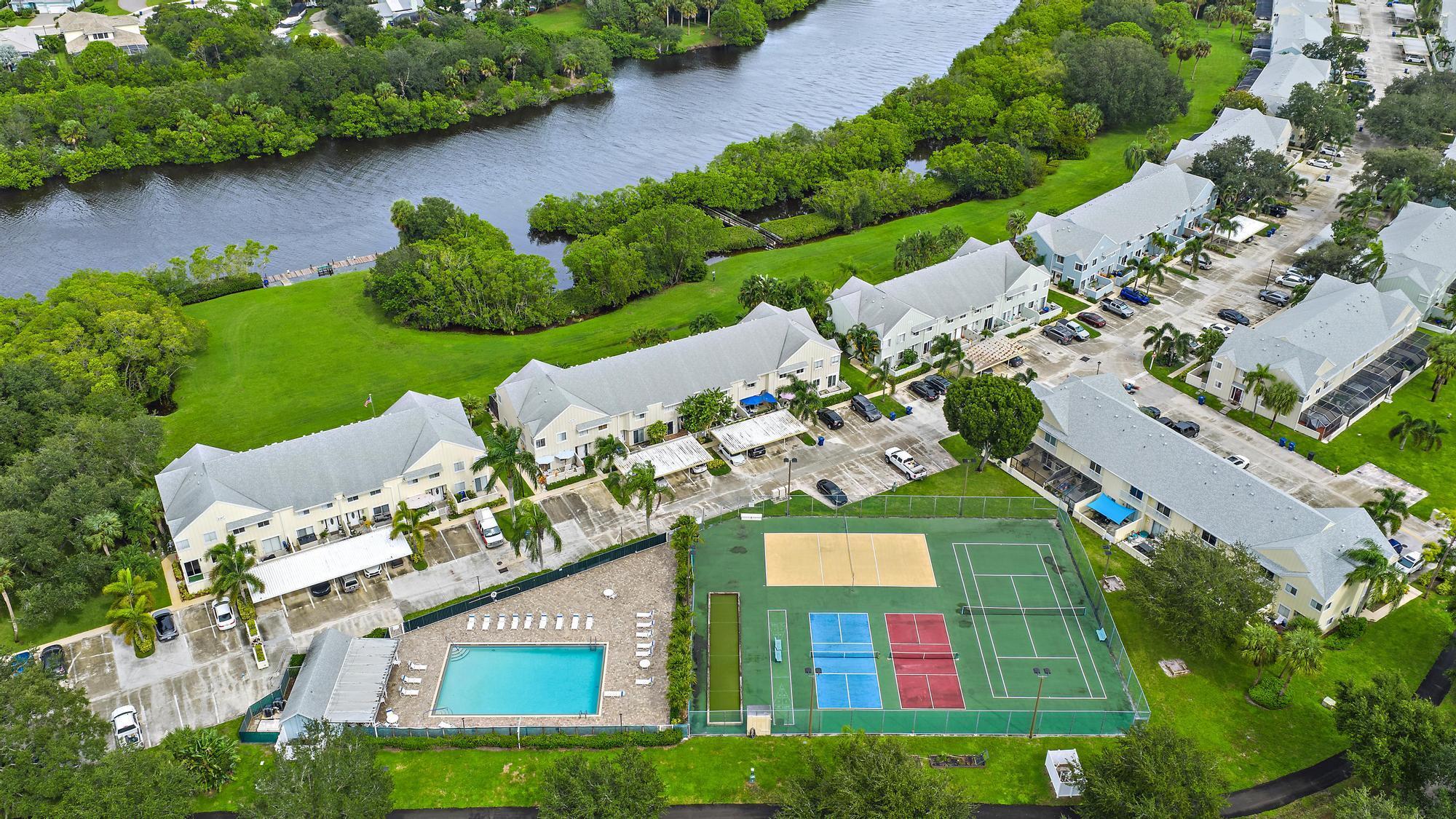 RIVERWALK 3 - Residential