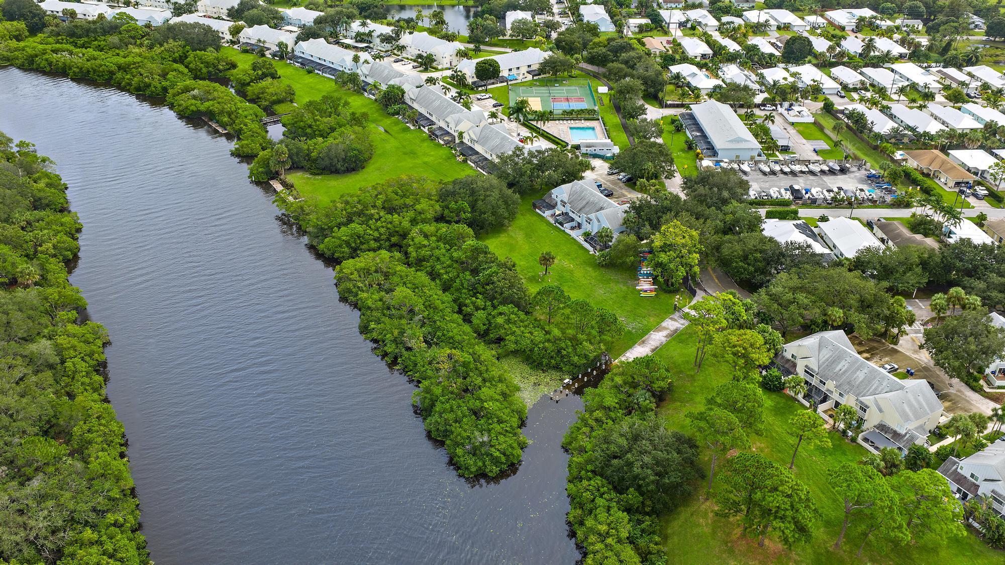 RIVERWALK 3 - Residential
