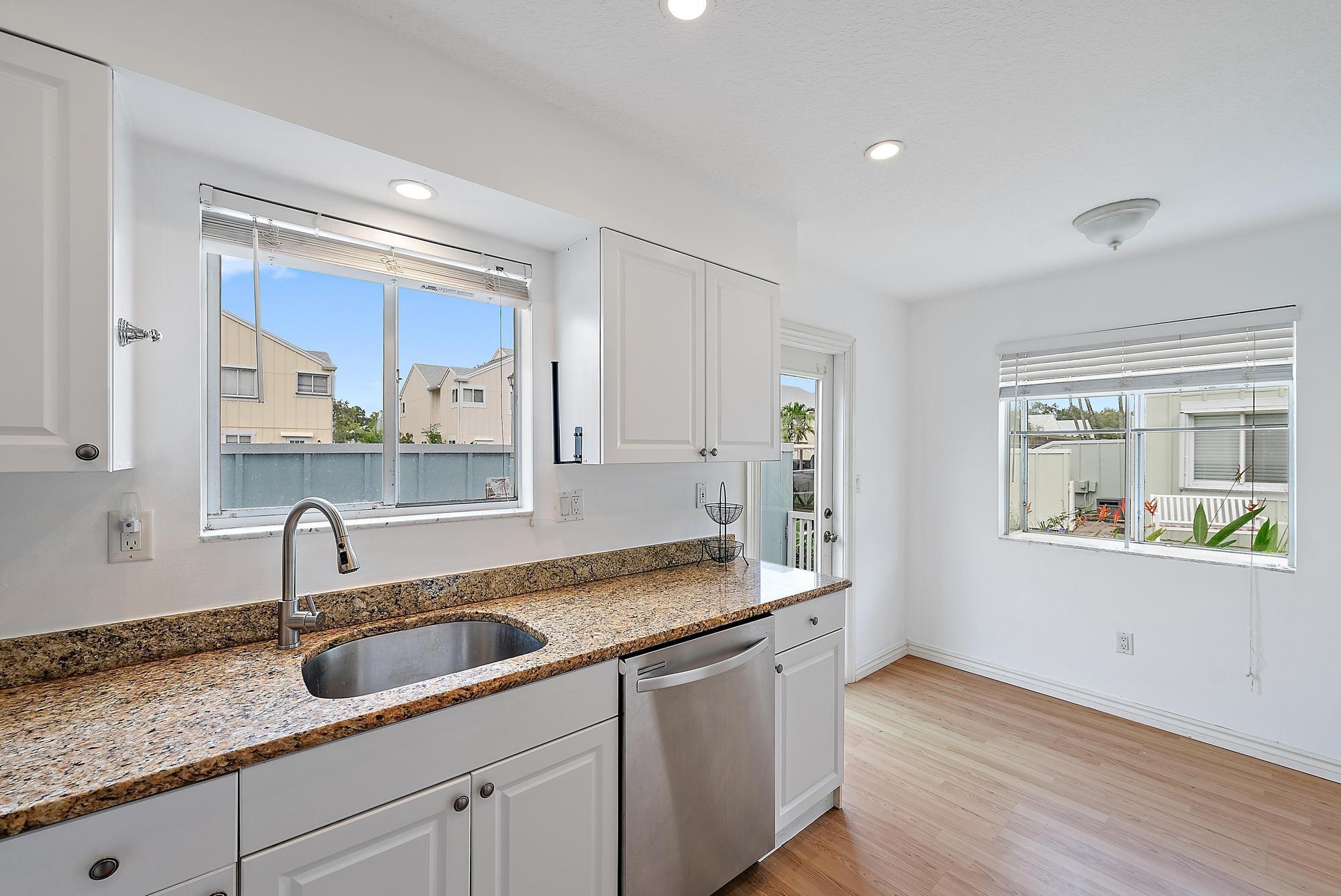 RIVERWALK 3 - Residential