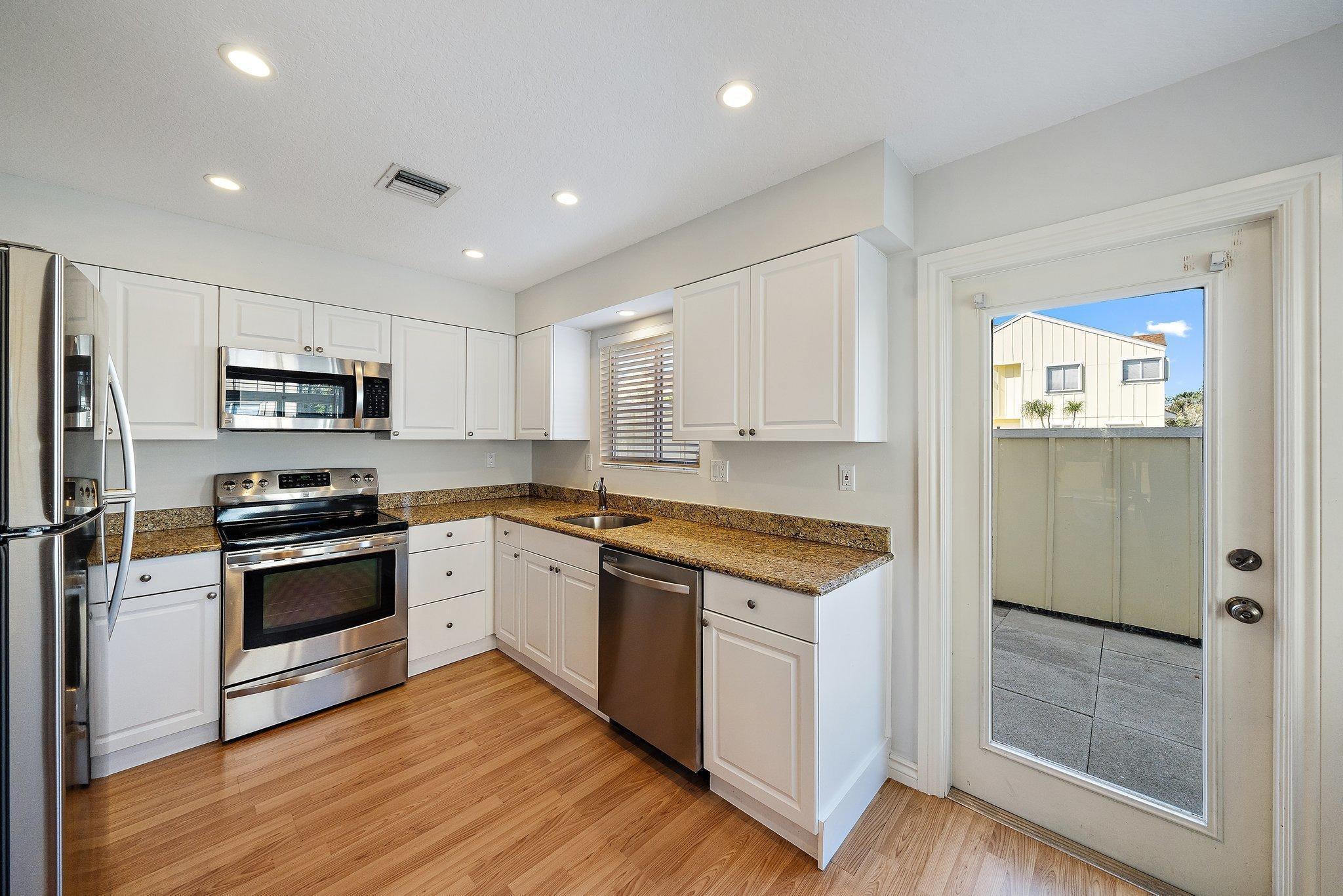 RIVERWALK 3 - Residential