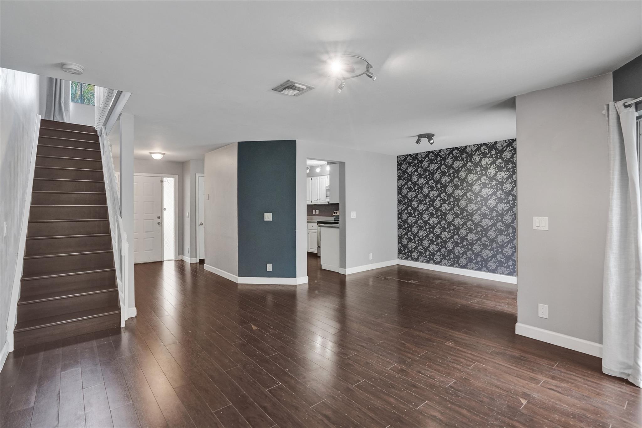 11652 19th Dr 11652