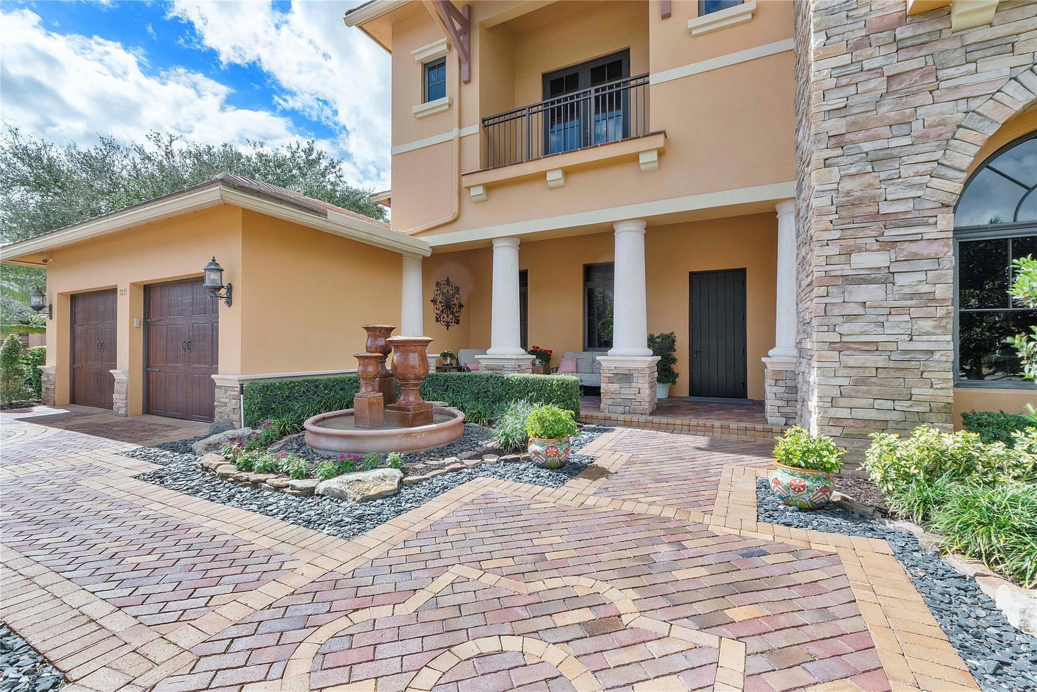 7221 Lemon Grass Drive