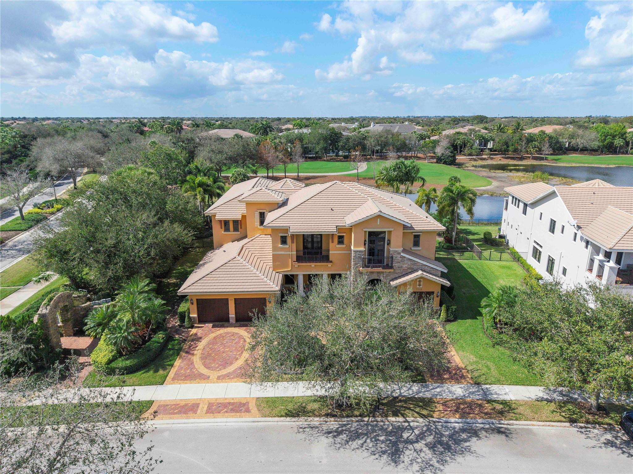 7221 Lemon Grass Drive