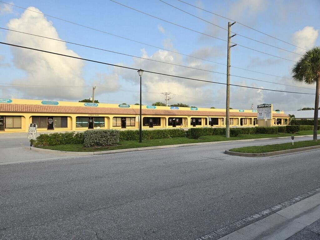 Photo of 357 S Cypress Drive #1, Tequesta, FL 33469 (MLS # R11006994)