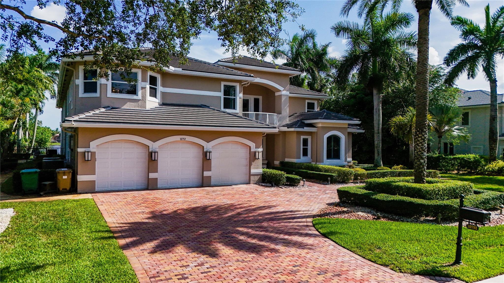 LONG LAKE RANCHES - Residential