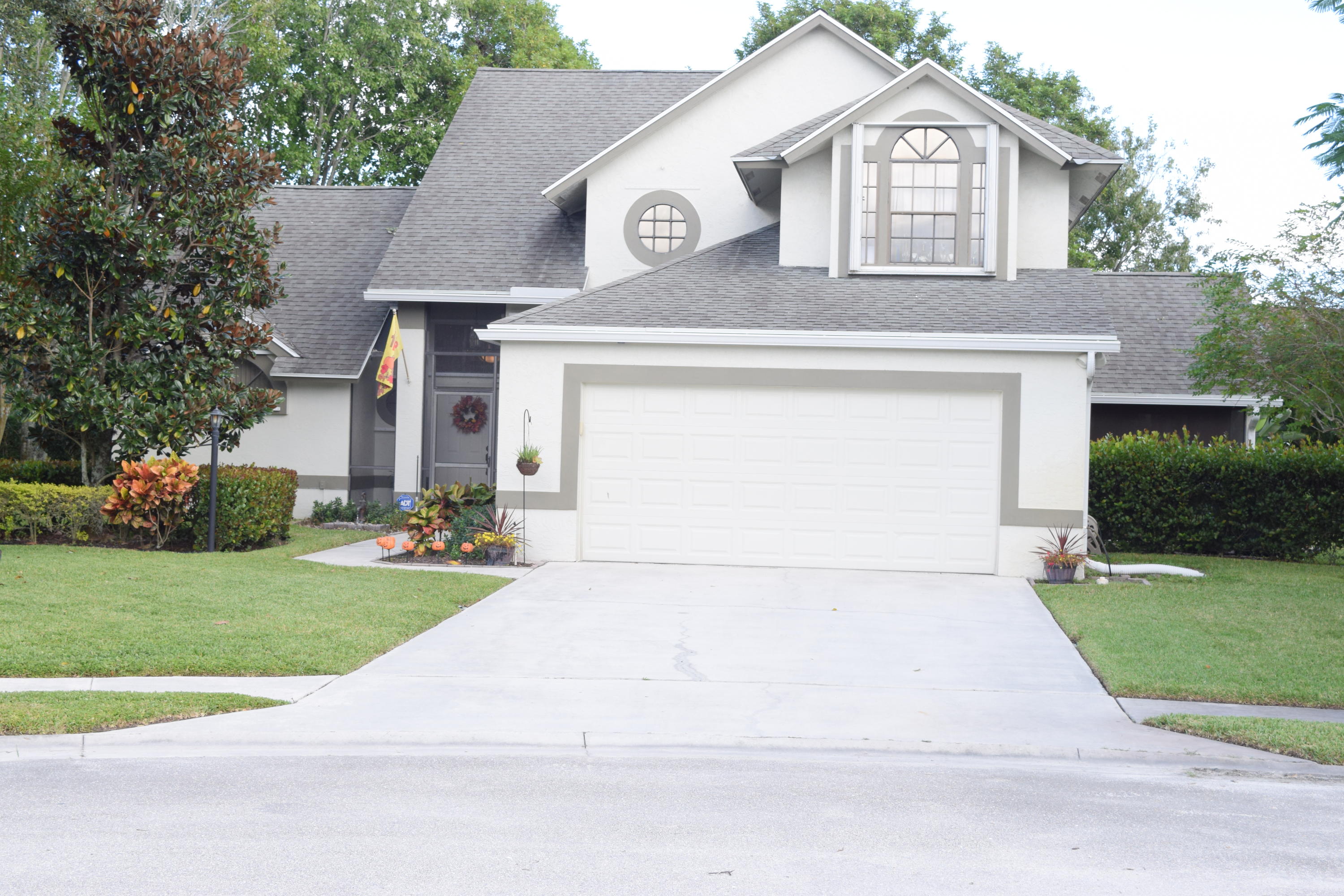 GREENVIEW SHORES 2 OF WELLINGTON - Residential Lease