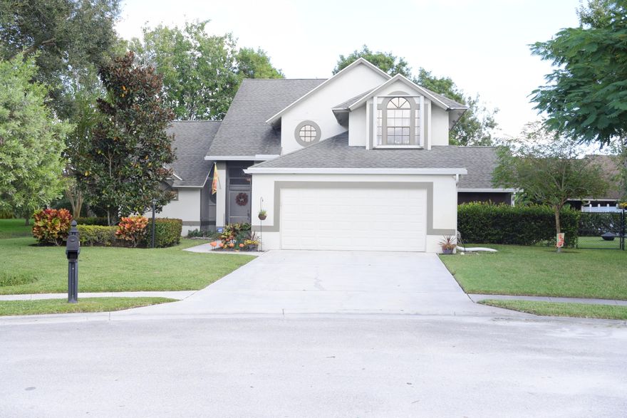 Come and enjoy this season!Just a short walk to the show grounds, yet located in a quiet cul-de-sac, this family home sits on a 1/4+ acre of land.Beautiful turnkey home waiting for you this season.Very close to polo and equestrian events.