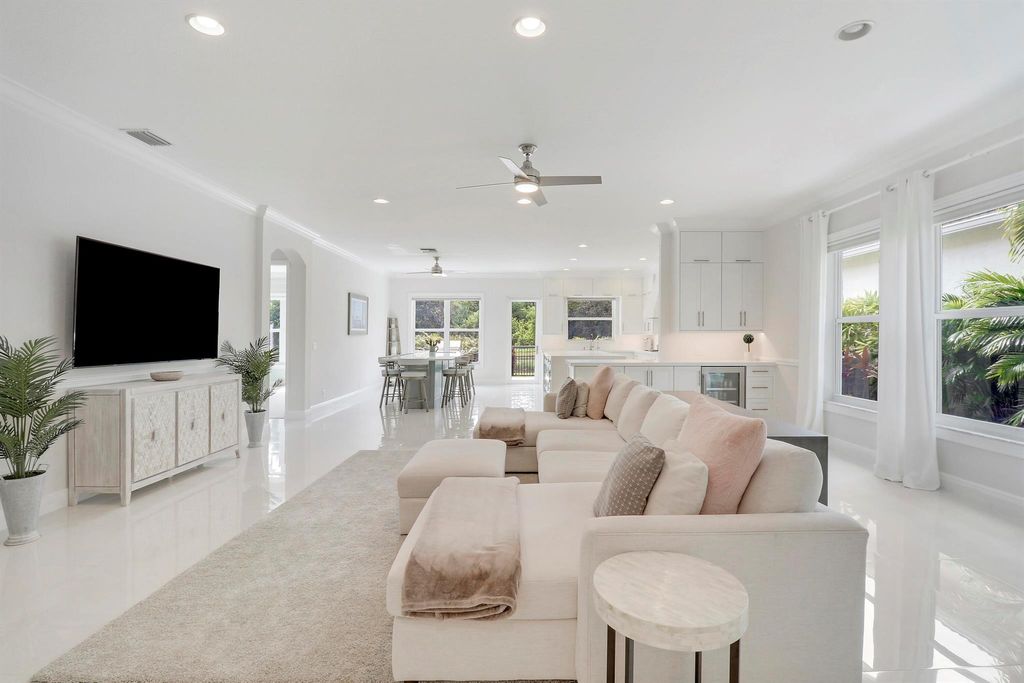 Photo of 143 Via Condado Way, Palm Beach Gardens, FL 33418 (MLS # R11105949)