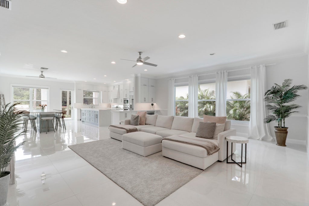 Photo of 143 Via Condado Way, Palm Beach Gardens, FL 33418 (MLS # R11105949)
