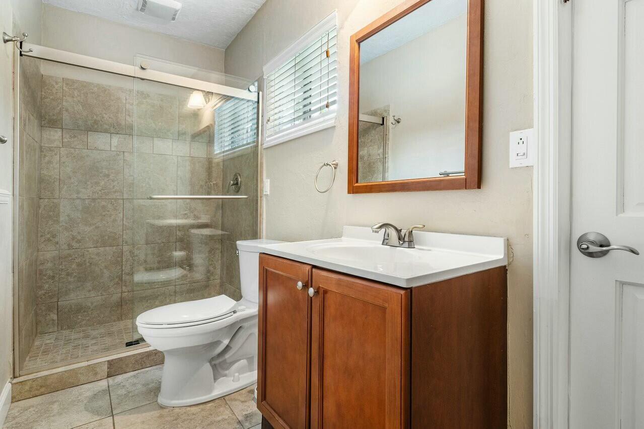 BOCA RATON RIVIERA UNIT B - Residential Lease