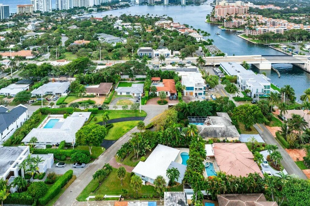 Photo of 121 NE Spanish Court, Boca Raton, FL 33432 (MLS # R11144730)