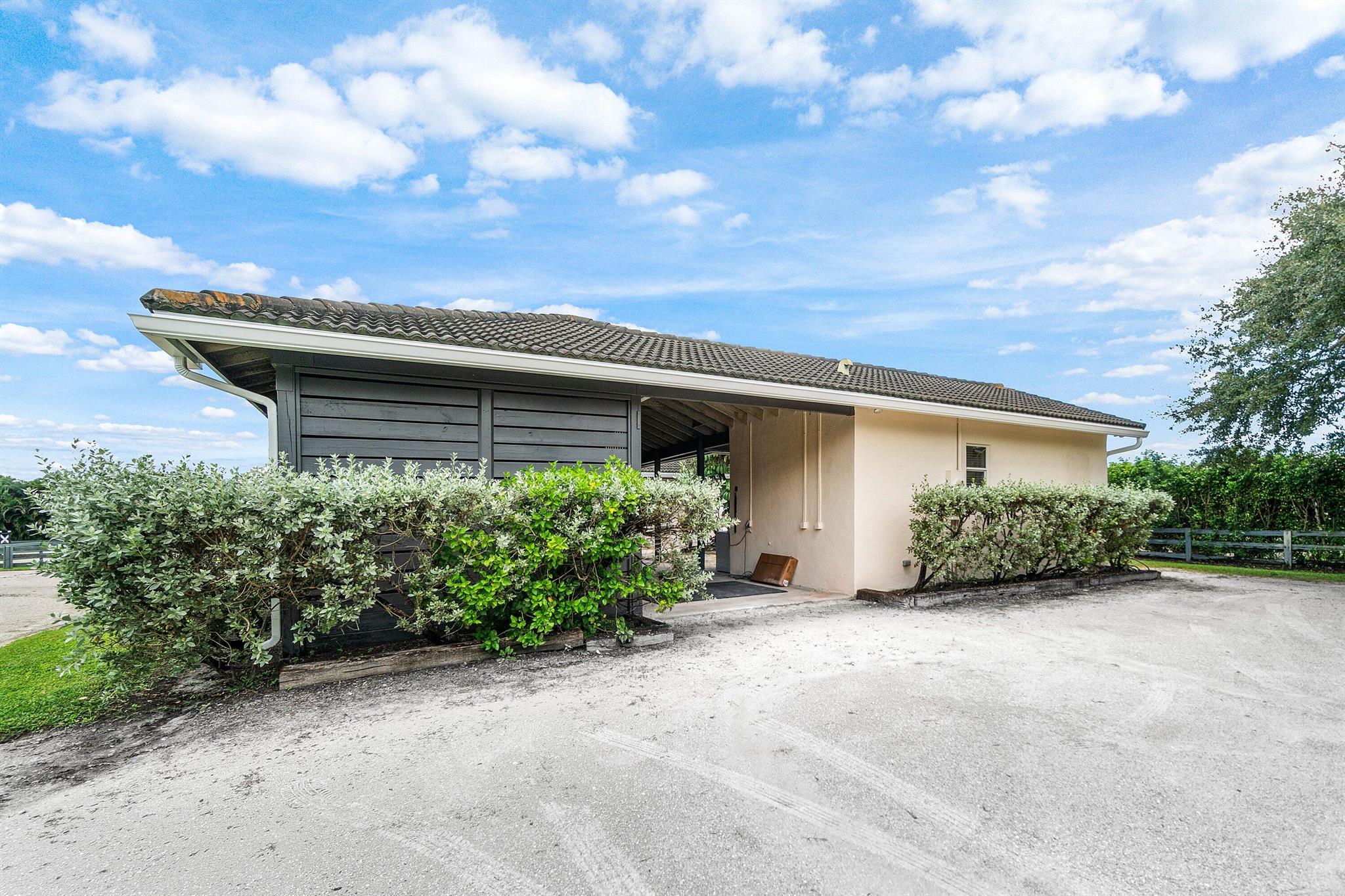 SADDLE TRAIL PARK OF WELL - Residential Lease