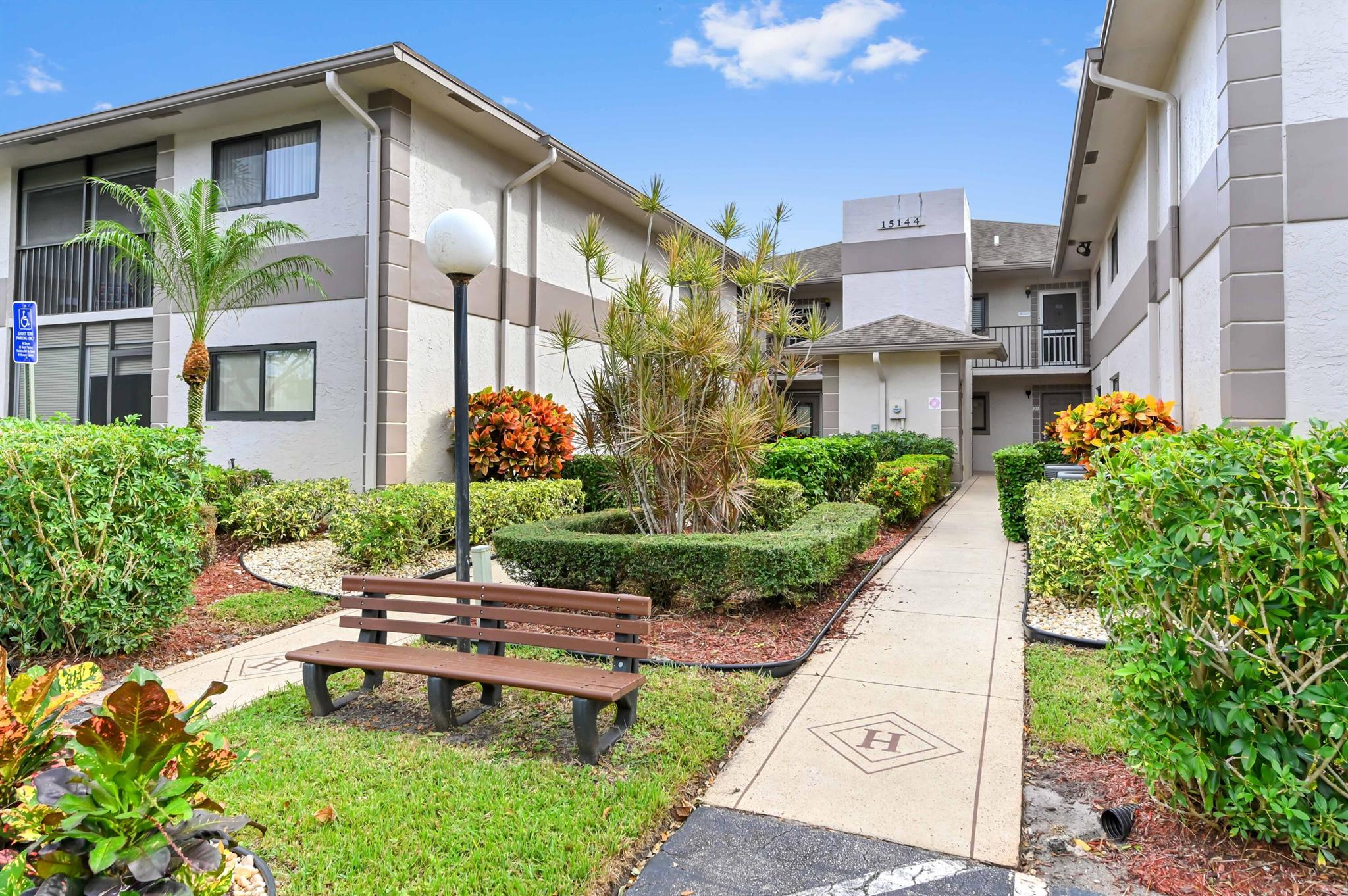 LAKES OF DELRAY - Residential Lease