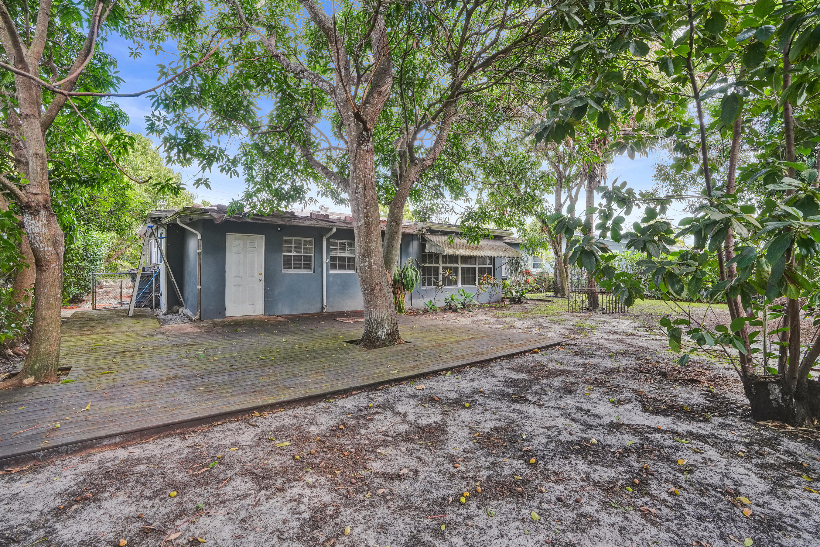 BISC GARDENS SEC F PT 1 - Residential